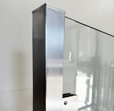 Modern Glass Gate - LA Railings